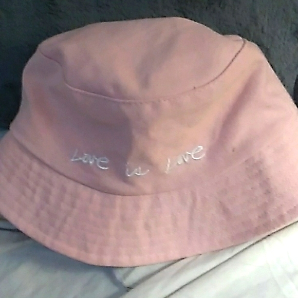 Forever 21 Accessories - Forever 21 bucket hat